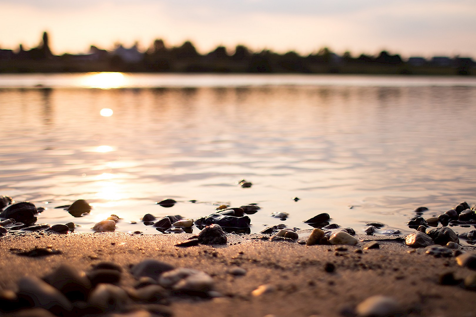 sandy-beach-on-the-rhine.jpg